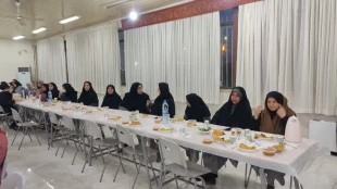 بمناسبت فرا رسیدن ماه مبارک رمضان  برگزاری افطاری  همراه با سخنرانی و تفسیر قرآن کریم با حضور دانشجویان و همکاران  3
