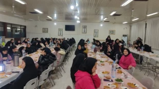 بمناسبت فرا رسیدن ماه مبارک رمضان  برگزاری افطاری  همراه با سخنرانی و تفسیر قرآن کریم با حضور دانشجویان و همکاران  6