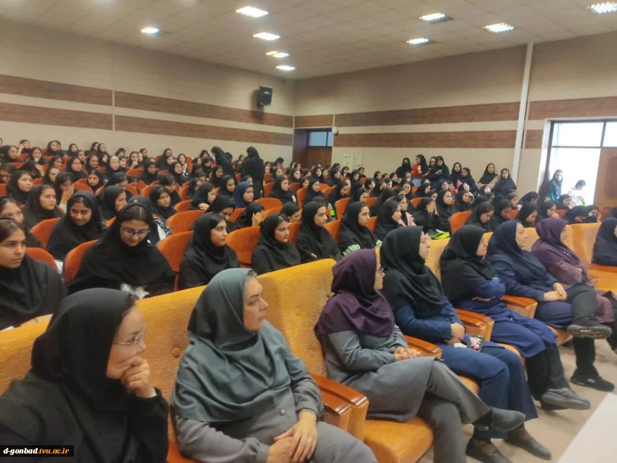 برگزاری جلسه آموزشی و توجیهی دانشجویان نوورود سال 1404 7