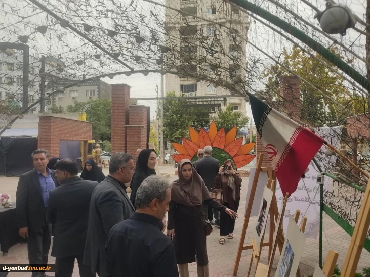 برگزاری نمایشگاه پوستر دانشجویی با موضوع بچه های میناب در محل فرمانداری و شهرداری