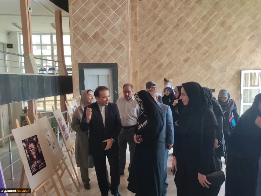 برگزاری نمایشگاه پوستر دانشجویی با موضوع بچه های میناب 4