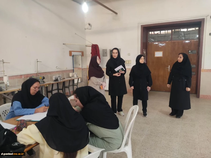 بازدید ریاست آموزشکده از کلاسها و واحد آموزش بمناسبت آغاز سال تحصیلی جدید و عرض خسته نباشید به اساتید گرامی... 5